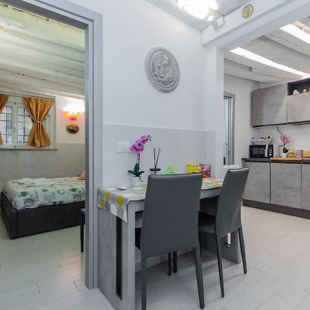 Palazzo Dolfin - Piazza San Marco Lovely Apartment Венеция Экстерьер фото
