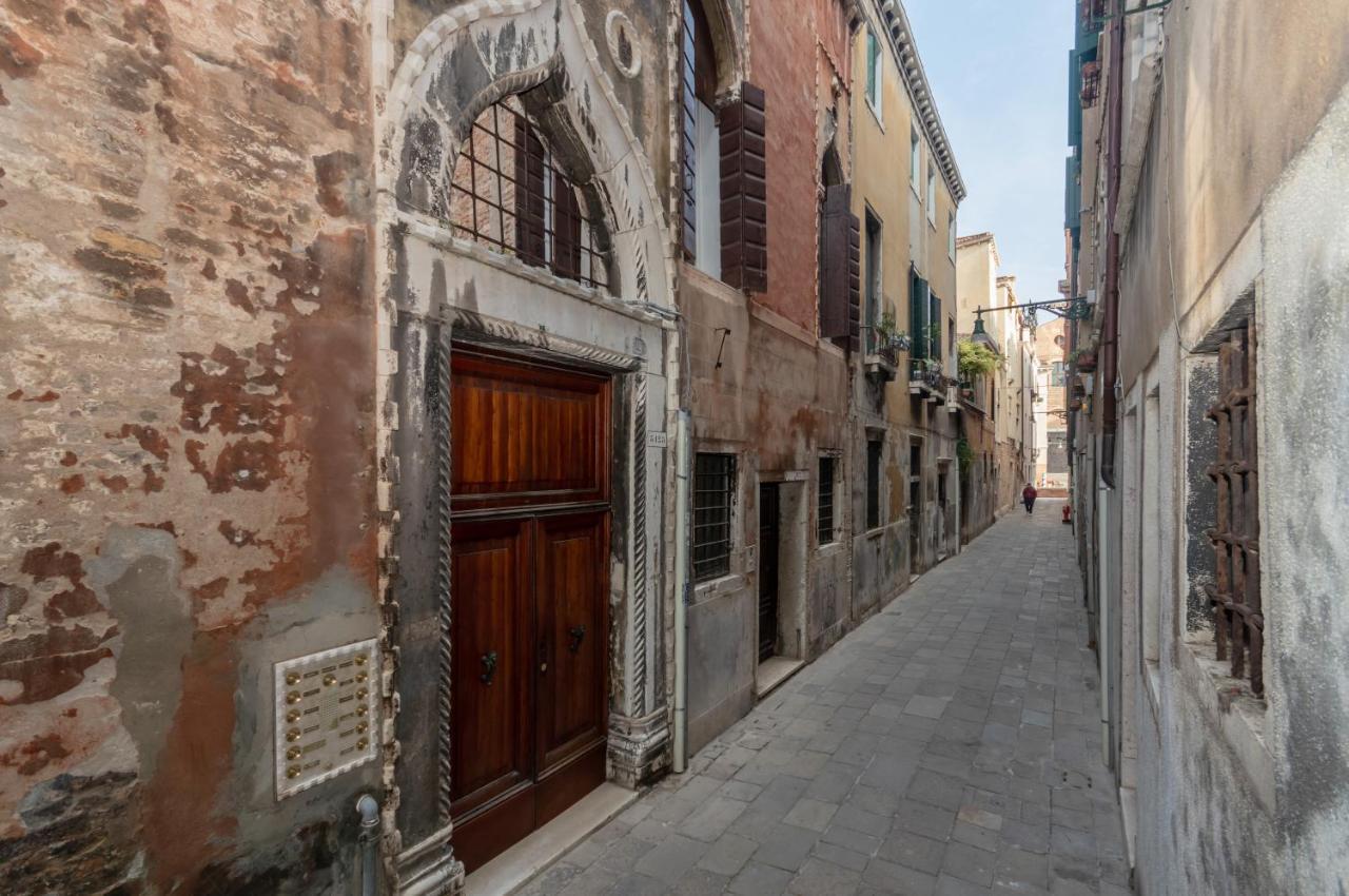 Palazzo Dolfin - Piazza San Marco Lovely Apartment Венеция Экстерьер фото