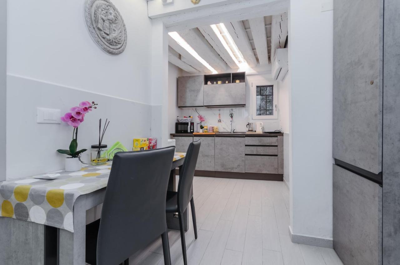 Palazzo Dolfin - Piazza San Marco Lovely Apartment Венеция Экстерьер фото