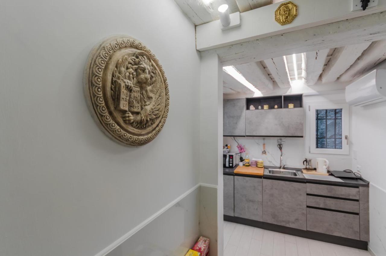 Palazzo Dolfin - Piazza San Marco Lovely Apartment Венеция Экстерьер фото
